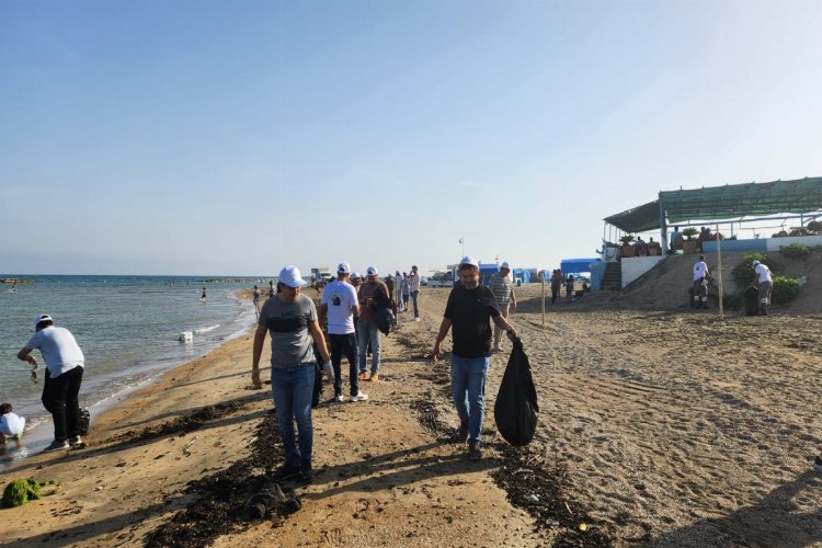 Adana Büyükşehir'den Karataş'ta çevre temizliği