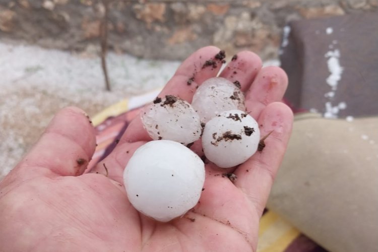 Adıyaman Besni'de dolu hasara neden oldu!