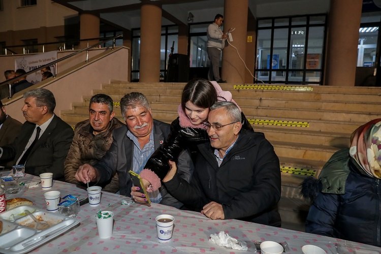 Alim Işık Kütahyalılarla iftarda buluştu