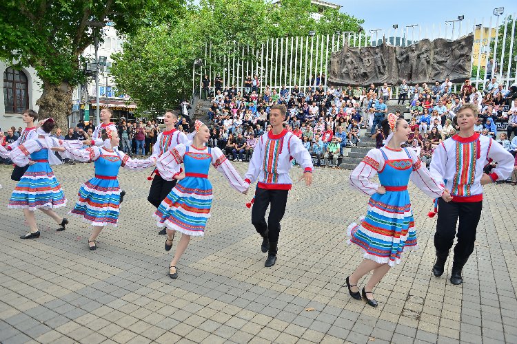 'Altın Karagöz' Bursa sokaklarında