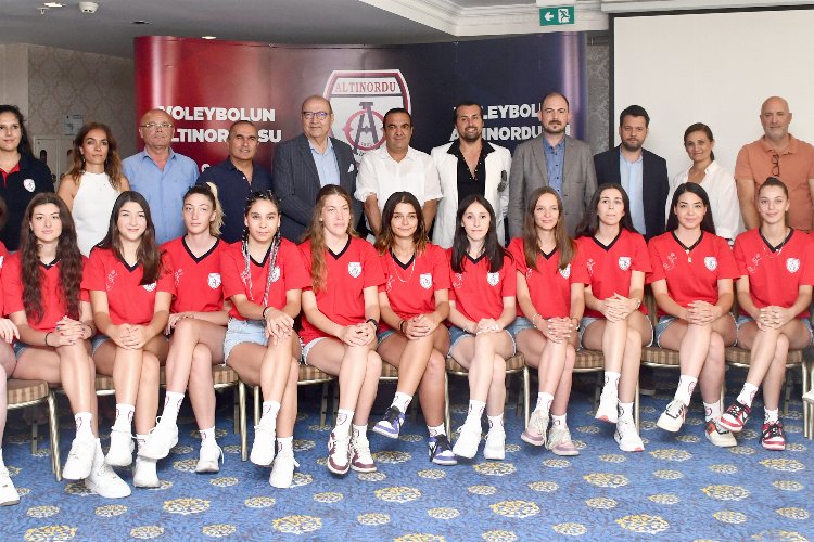 Altınordu Voleybol Takımı lansmanı yapıldı