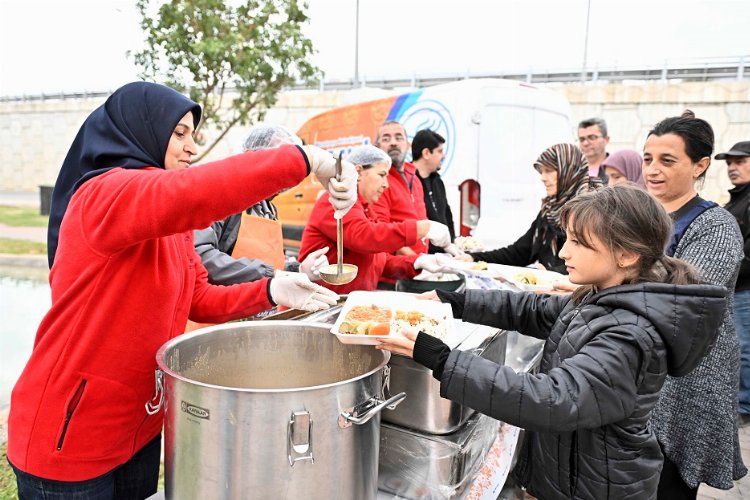 Antalya'da 'komşu sofrası' için kazanlar kaynıyor