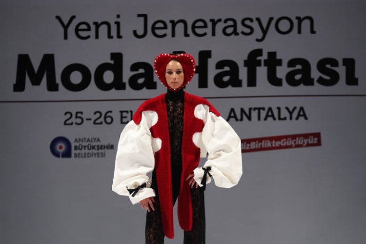 Antalya'da Yeni Jenerasyon Moda Haftası sona erdi