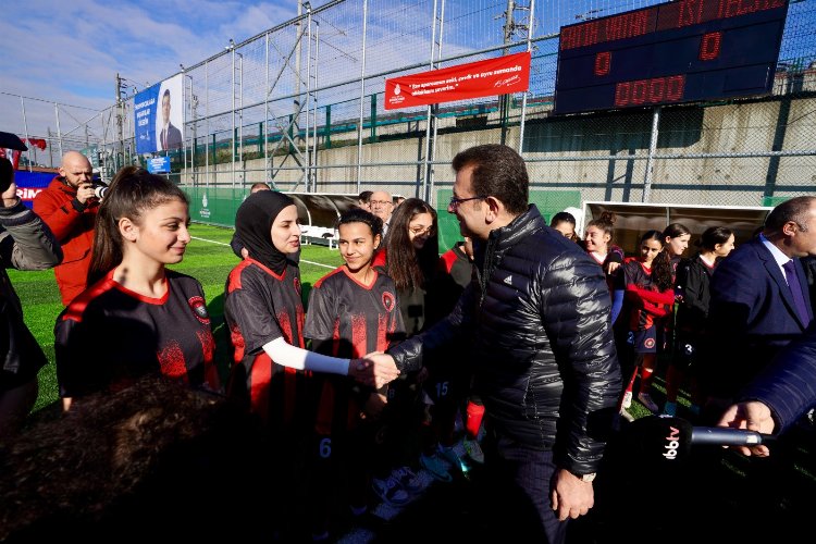 Antrenman yaptığı sahayı gençlere kazandırdı