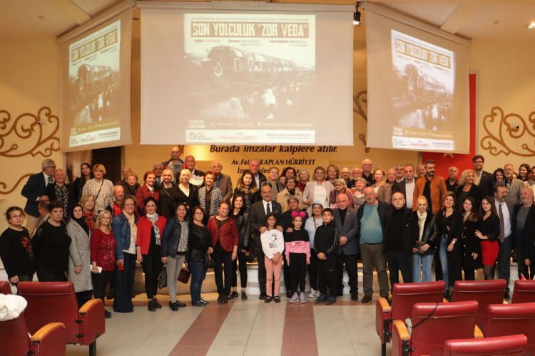 Ata'nın İzmit'ten son uğurlanışına 'Zor Veda'