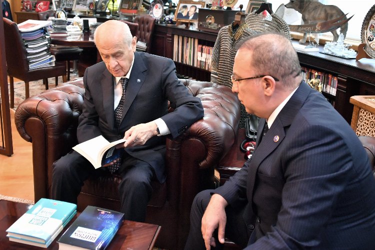 Bahçeli'den iki kitap tanıtımı