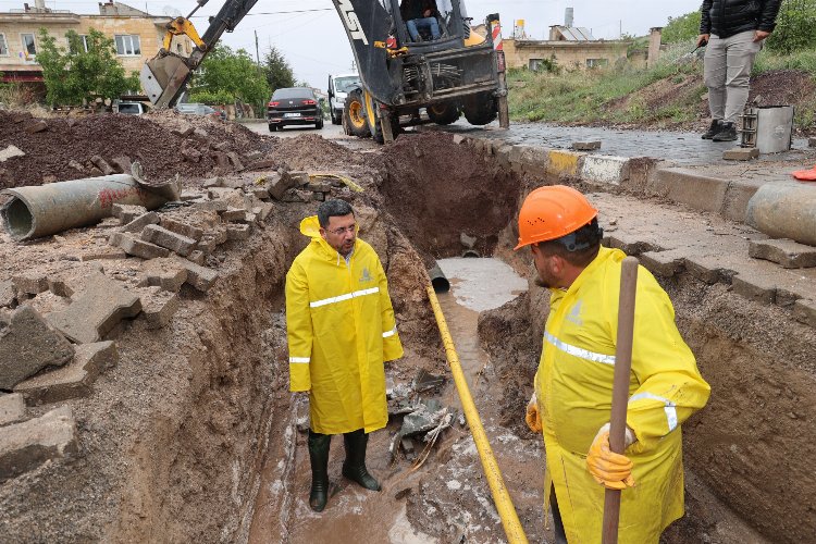 Başkan Arı, altyapı arızasının meydana geldiği noktada