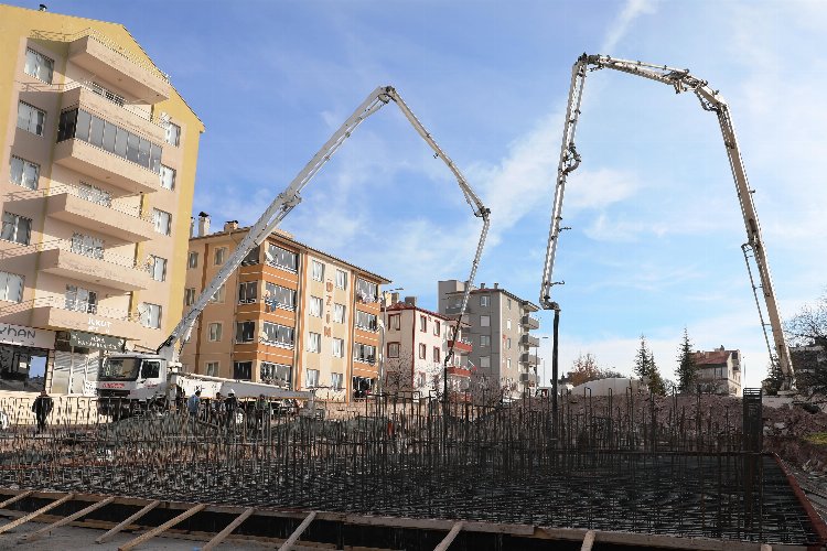 Başkan Çolakbayrakdar, “Sosyal odaklı projeler üretiyoruz”