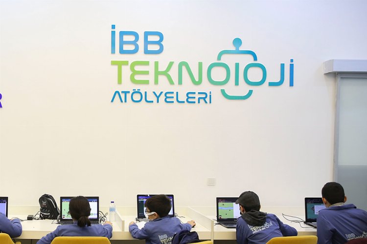 İBB Teknoloji Atölyeleri ilk mezunlarını verdi