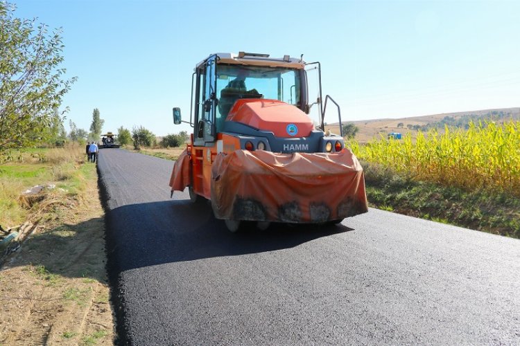 Bilecik'te köy yolları asfaltlanıyor