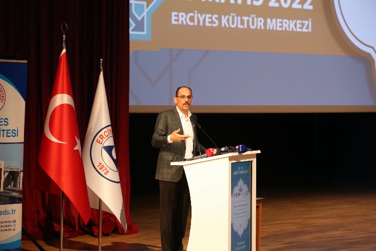 İbrahim Kalın Kayseri'de İlahiyat Zirvesi’nde konuştu