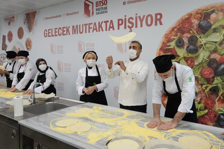 BTSO geleceği mutfakta pişiriyor