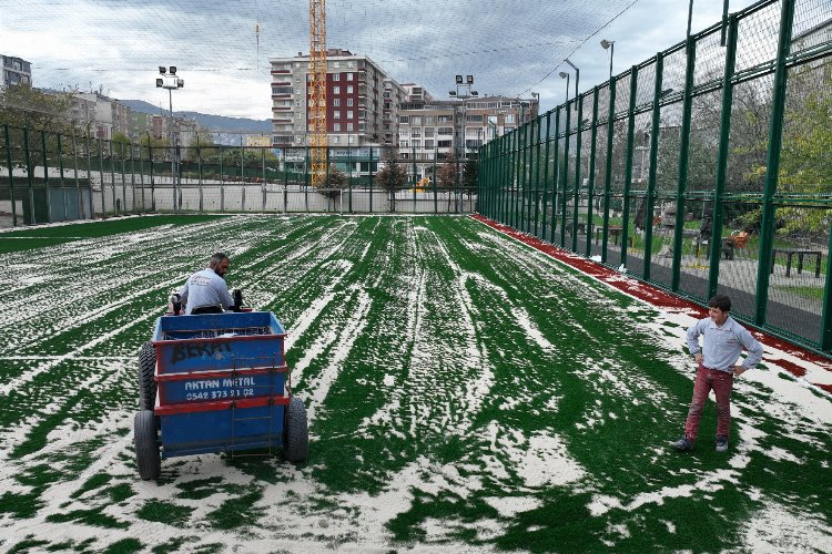 Bursa'da saha ve zeminler spora elverişli hale getiriliyor