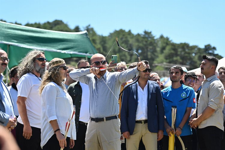 Bursa’da Türk Dünyası Ata Sporları Şenliği coşkusu