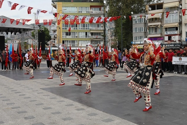 Bursa Gemlik'te kurtuluş coşkusu sürüyor