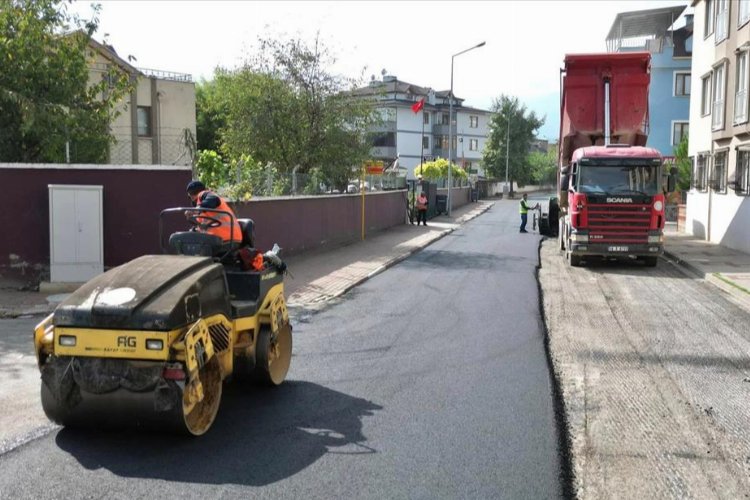 Bursa İnegöl'de asfaltlamaHamidiye'de sürüyor