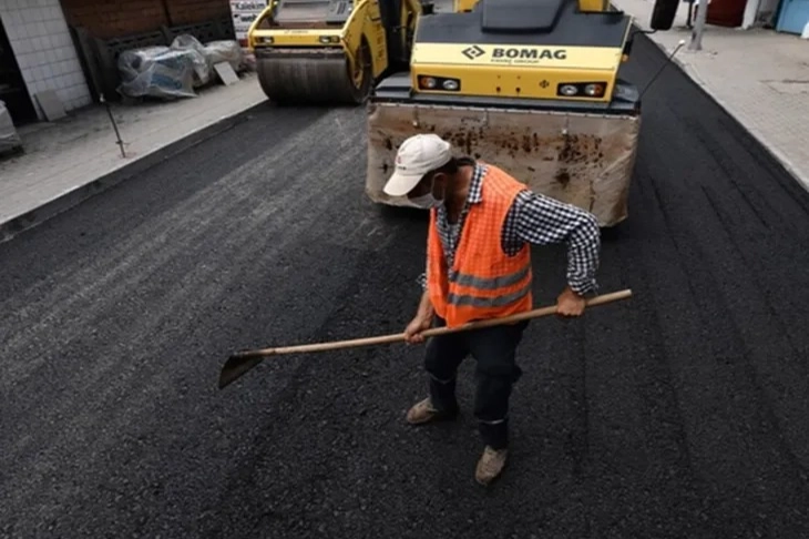 Bursa'nın yeni mahallesinde asfalt sorunu çözülüyor