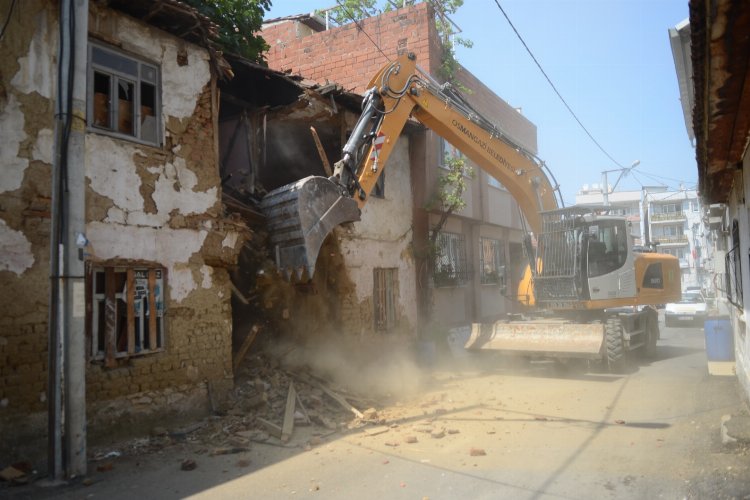 Bursa Osmangazi'de huzur veren yıkımlar sürüyor