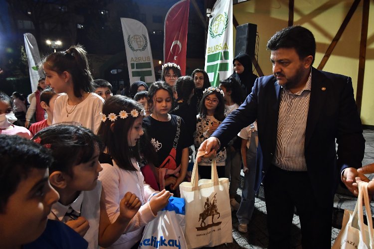 Bursa Osmangazi'de yetim çocuklar kardeşlik sofrasında