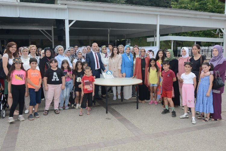 Bursa Yıldırım'da 200 kadın üye DEVA'ya katıldı