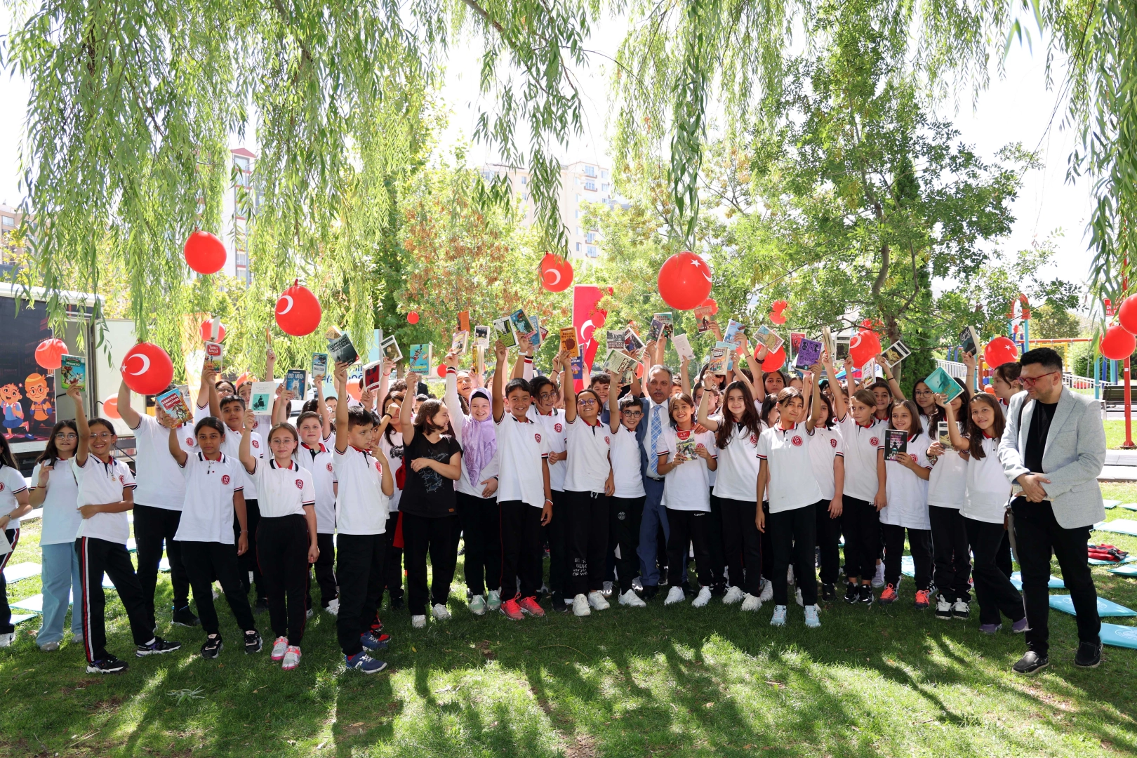 “Bütün yaptıklarımız çocuklarımız için”