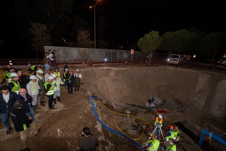 Büyük Kanal’da gece mesaisi