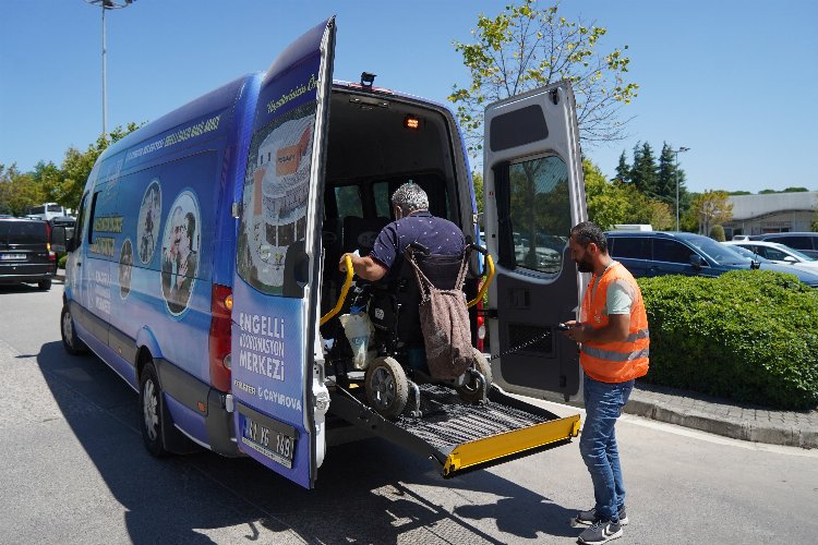 Çayırova Belediyesi'nden hasta nakil hizmeti