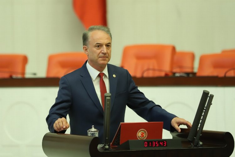 CHP'li Özkan: Mültecilere konut yardımı mı yapılıyor?