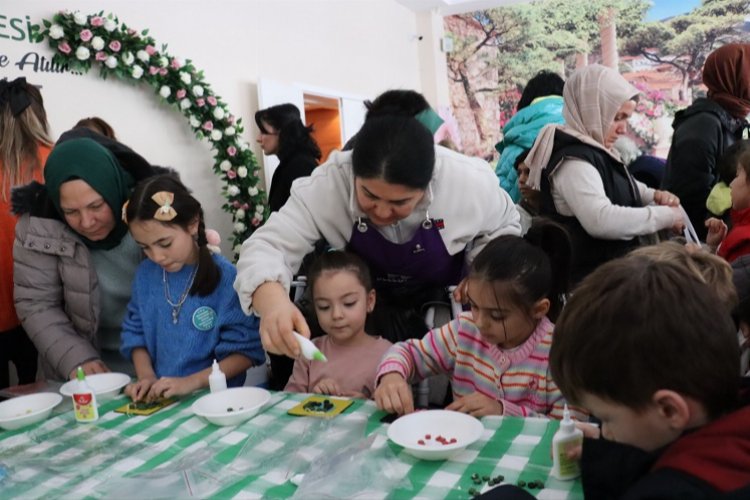 Çocuklar İzmit Çocuk Festivali’nde eğleniyor