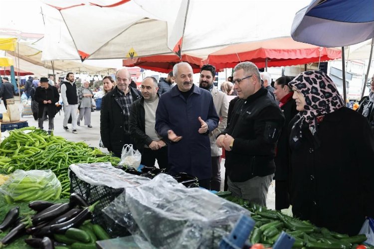 Cumhur İttifakı Adayı Büyükgöz’den pazar esnafına ziyaret