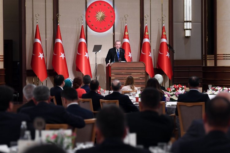 Cumhurbaşkanı Erdoğan ara tatil öncesinde eğitimcilerle iftarda buluştu