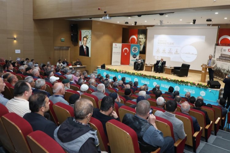 Dilovası'nda Cumhuriyetin 100. yılında yeni anayasa konferansı