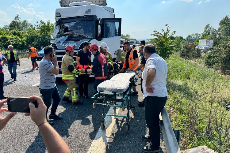 Düzce Anadolu Otoyolu'nda trafik kazası: 5 yaralı