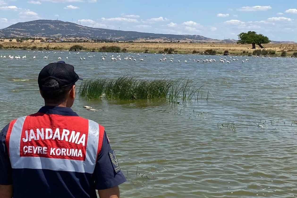 Edirne Jandarması Gala Gölü'nü koruyor