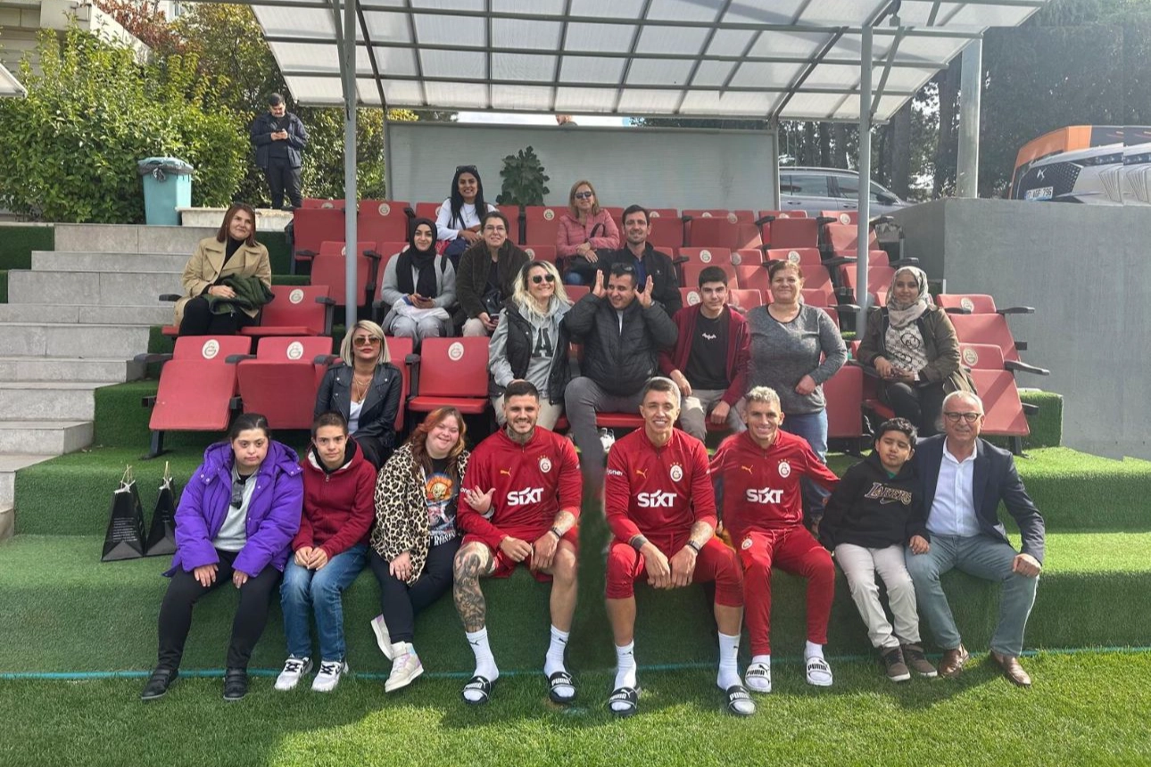 Edirneli özel gereksinimli sporcular Edirne ASKF ile Galatasaray Spor Kulübü'nü ziyaret etti