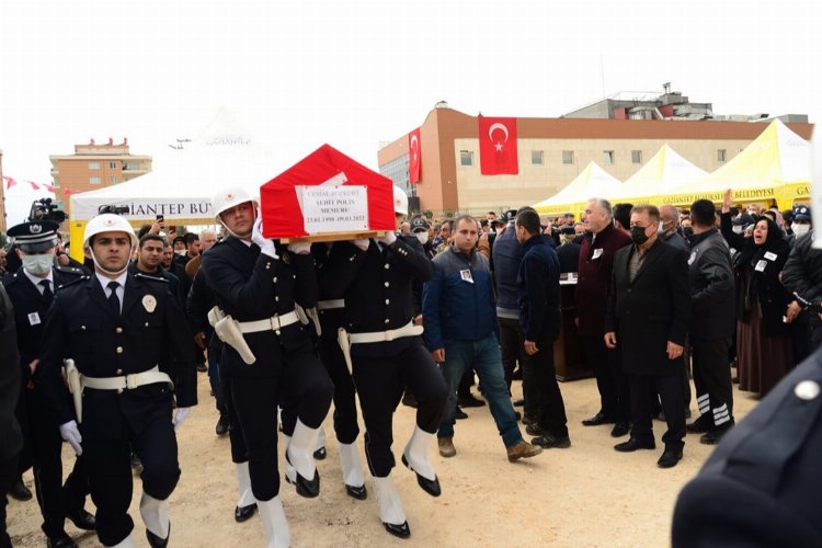 Şehit polis memuru Gaziantep'te defnedildi