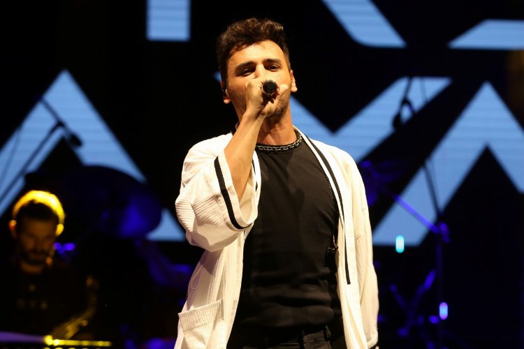 Emre Kaya, Balık Festivali'nde sahne aldı