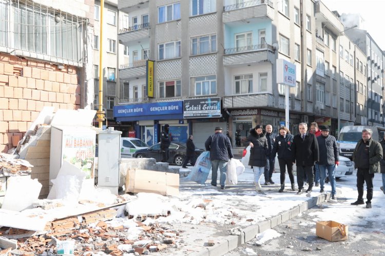 ERÜ Rektörü'nden hasarlı binalara inceleme