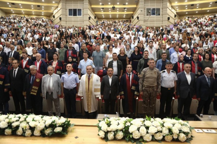 ERÜ Tıp Fakültesi 50'nci dönem mezunlarını verdi