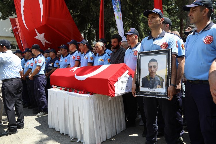 Gaziantep'te itfaiye erleri son yolculuğuna uğurlandı