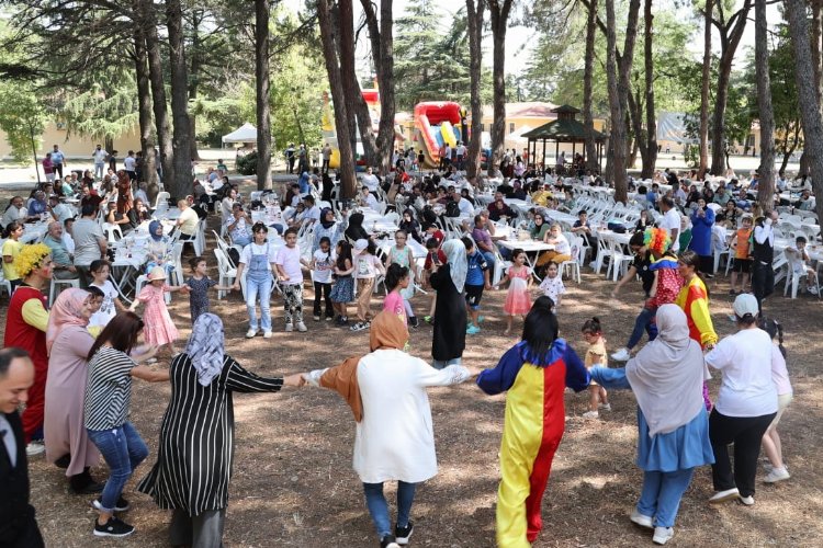 Gebze Belediyesi personellerinden aile pikniği