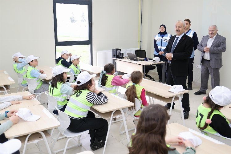 Gebze'de ilk trafik dersi Başkan Büyükgöz'den