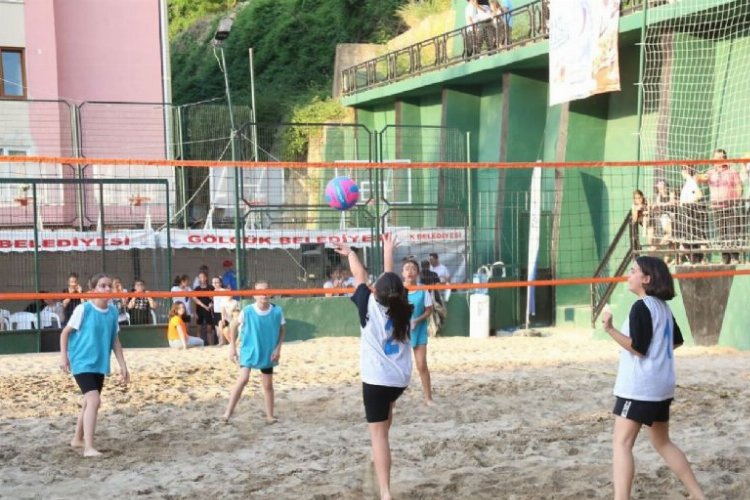 Gölcük'te Plaj Voleybolu heyecanı başlıyor