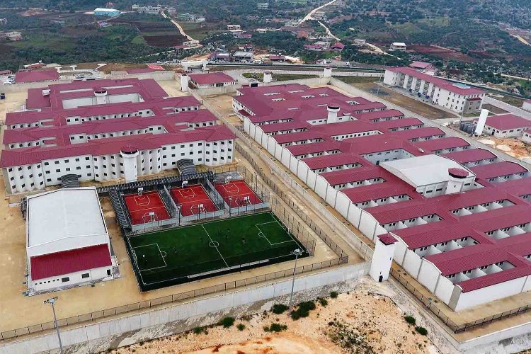 Hatay'da cezaevinden firar girişimi: 12 hükümlüden 3'ü öldü