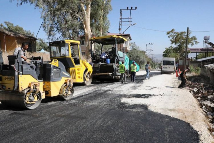 Hatay'da okul yolları asfaltlanıyor