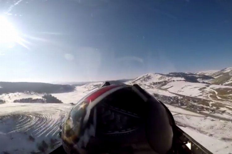 Hava Kuvvetleri'nden Sarıkamış'ta selamlama uçuşu