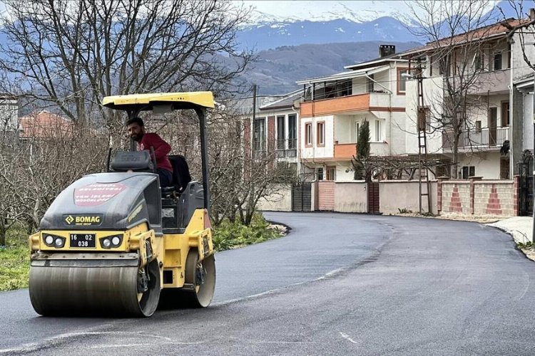 İnegöl'de Çeltikçide bağlantı yolu asfaltla kaplandı