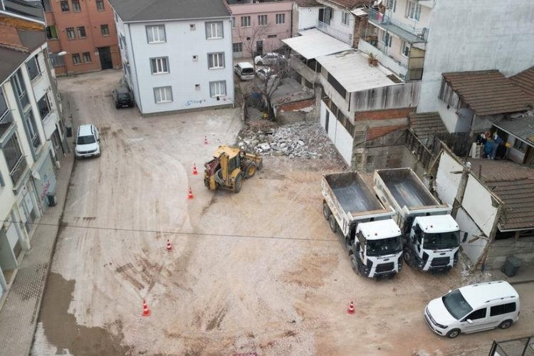 İnegöl'de kamulaştırılan binalar otopark oluyor