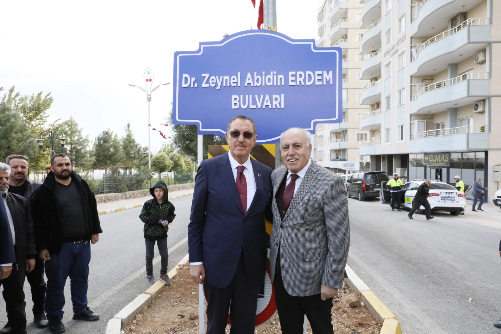 İş adamı Zeynel Abidin Erdem'den Yeşilli ilçesine okul sözü