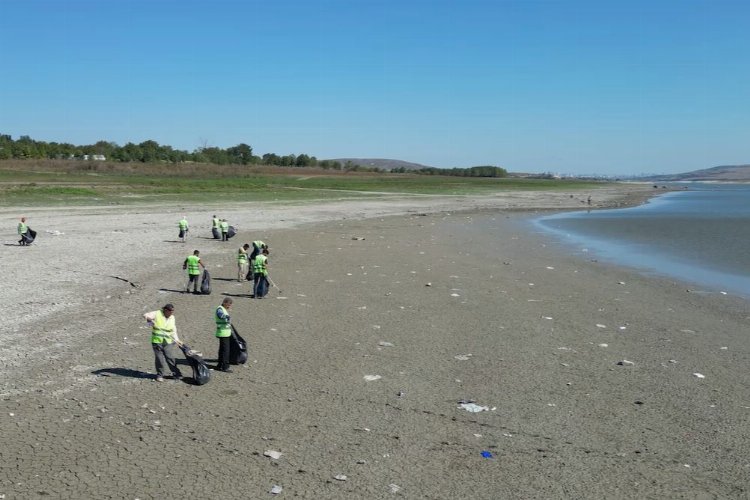 İstanbul'da baraj havzalarından haftada 100 ton atık toplanıyor